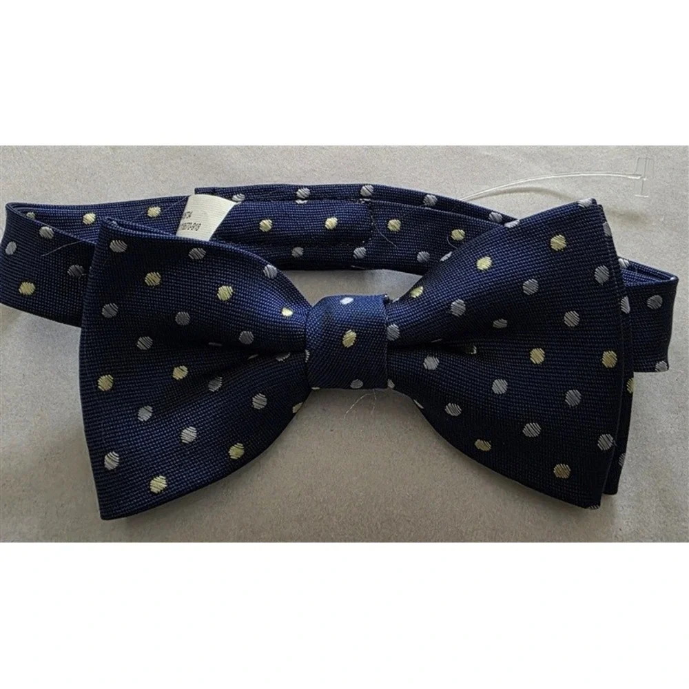 NWOT Izod Boy's Pre-Tied Bow Tie Blue Polka Dot Adjustable Classic Style 125840